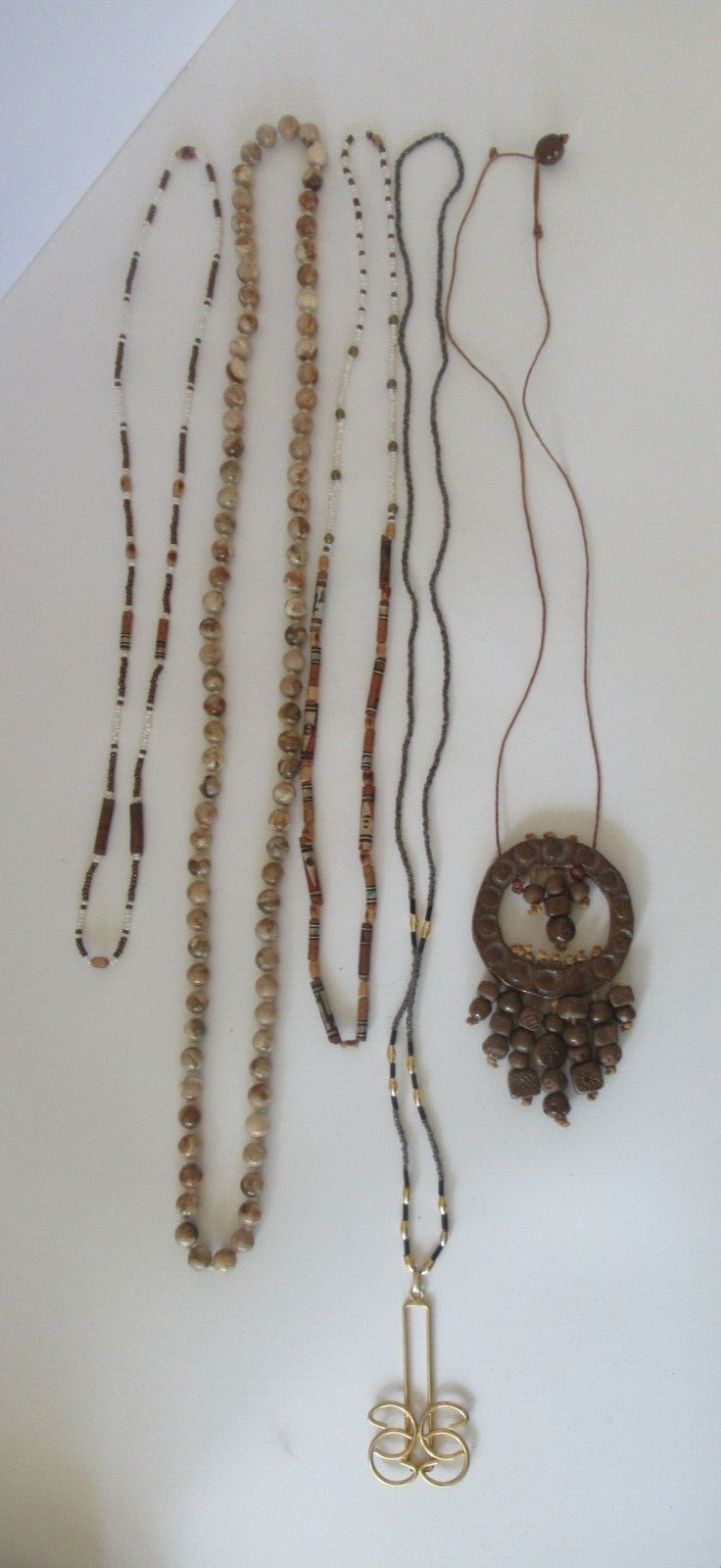 Lot 5 mixed vintage necklaces beaded pendant stat… - image 2
