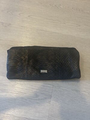 coccinelle clutch iridescent grey in patterned leather