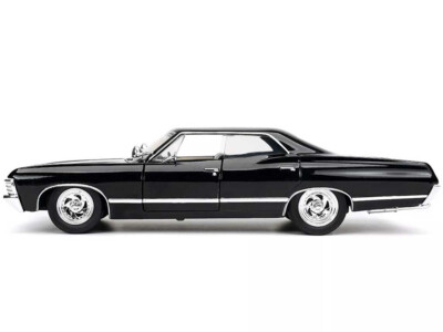 1967 CHEVROLET IMPALA SS SUPERNATURAL SS SEDAN BLACK & FIGURINE 1