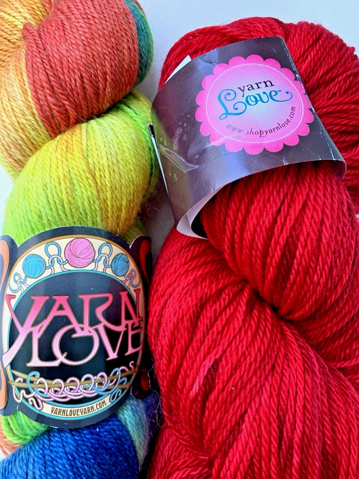 Yarn Love - Lot of 2 Hand Dyed - Mixed weight - SW  Merino / Cashmere / Sea Cell - Image 3 of 4
