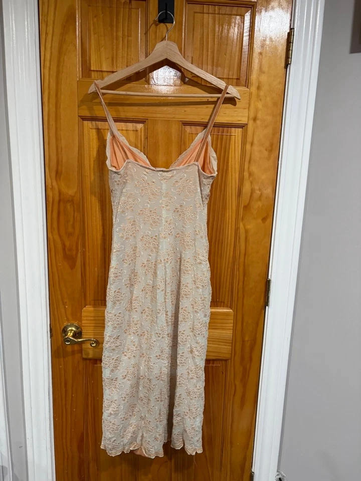 Frederick’s of Hollywood Slip Dress XL Peach Floral Lace Satin Vintage Feminine - Image 2 of 4