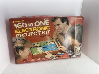 Science Fair 160 in ONE Electronic Project Kit 28 258 Radio Shack Vintage READ