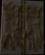 Vintage Crocheted Gloves Small Pre-owned Victorian Fancy Old Fashion Ivory