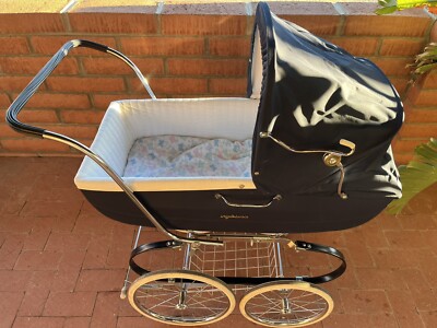 Inglesina Classica Blue Pram. Iconic. Stroller seat & Bassinet. Made In Italy