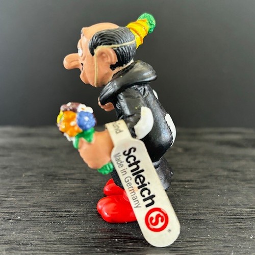 Smurfs 20702 Anniversary Party Gargamel Smurf Figure Schleich Peyo PVC Figurine - Picture 2 of 5