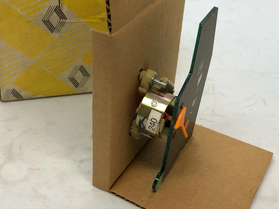 雷诺 R18 18 燃油量表 Jauge de Carburant 7701024151 正品全新无标签 — 第 4/4 张图片