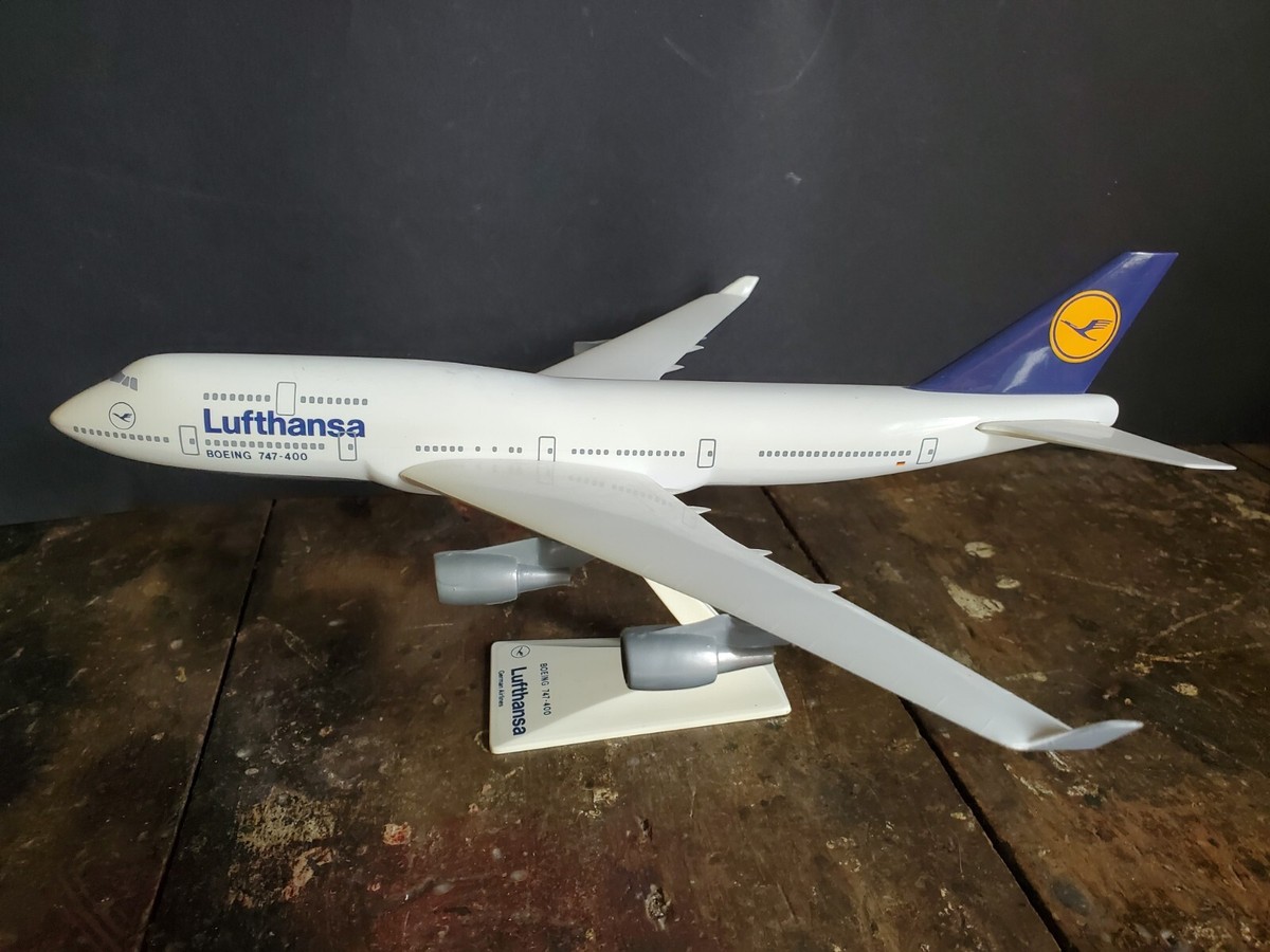 Flight Miniatures Lufthansa Boeing B747-400 Plane 1:250 Scale