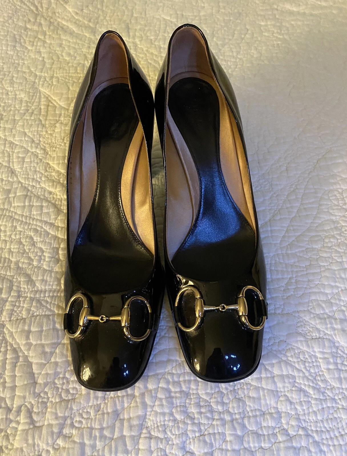 Escarpins en cuir verni noir Gucci