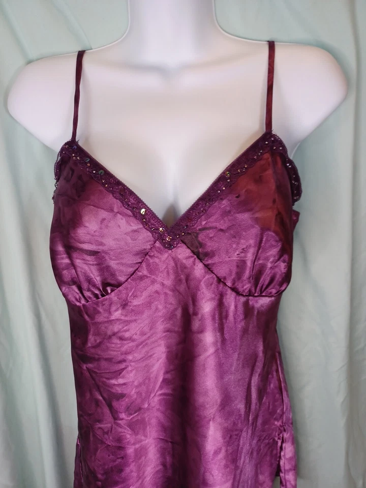 Xhilaration™ Vestido Cami Púrpura Lencería Sexy con Flecos de Lentejuelas Talla Mediana Foto 2 de 4