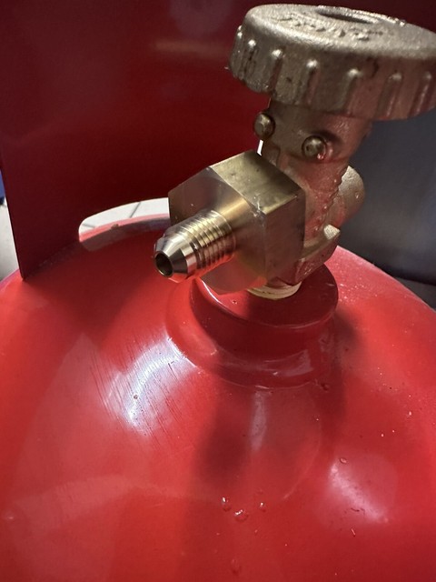 Flaschenadapter für Kältemitelflaschen R290 R 134 Italia Flaschen Linksgewinde RV10696 Flaschenadapter für Kältemitelflaschen R290 R 134 Italia Flaschen Linksgewinde RV10696
