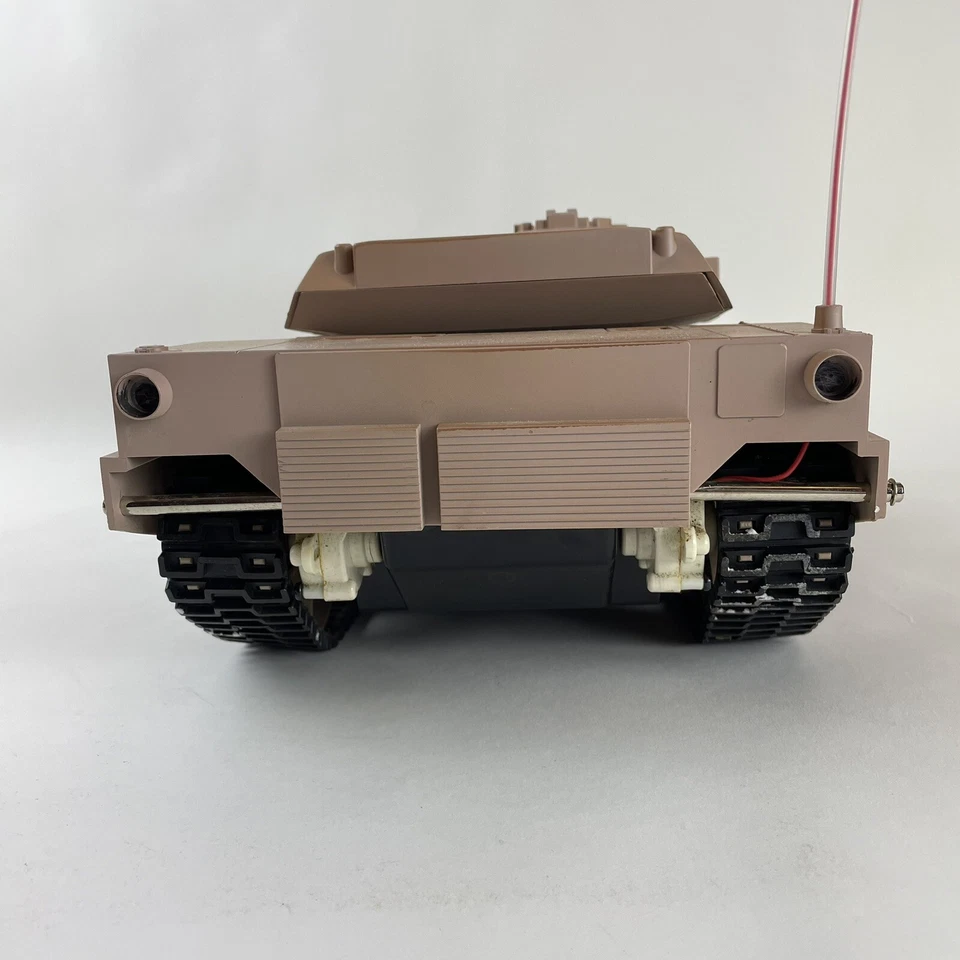 Vintage M1A1 Abrams Desert Storm Chicago Model International Remote Control Tank - Image 4 of 4