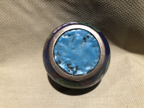 Beautiful Small Vintage / Antique Chinese Cloisonne Vas Urn 2” Tall  2 3/4” Wide - Picture 8 of 10