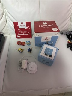 tonies Toniebox hellblau mit 4 Figuren NEUWERTIG