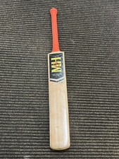 M&H Junior cricket bat F100 Size 6
