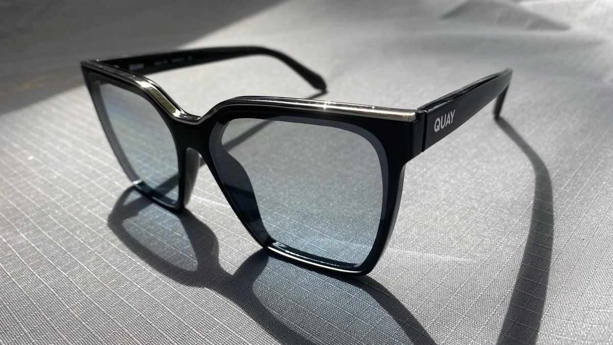 Quay Australia LEVEL UP Sunglasses Black Frame / Silver  display picture 1