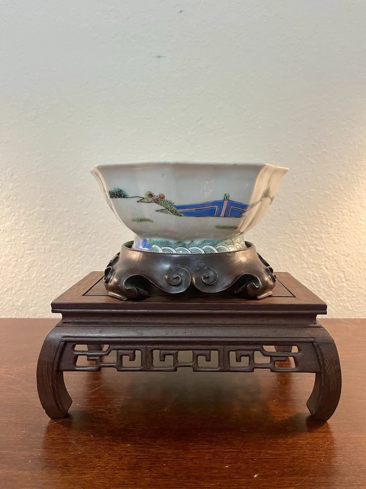 Antiguo cuenco octogonal inmortal rosa familia dinastía Qing, 清代嘉慶年制天官祝壽粉彩八角貢碗 Foto 3 de 4