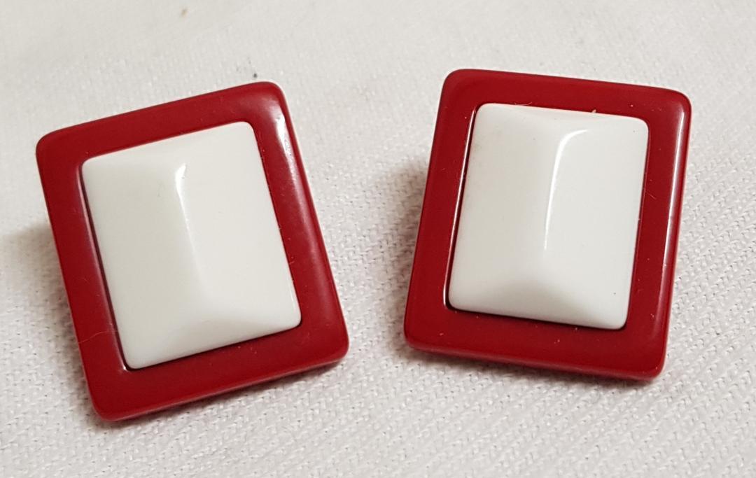 Boucles D'oreilles Vintage Années 60/70 - Plastique Rouge Et Blanc à Pans - Clip (D8)