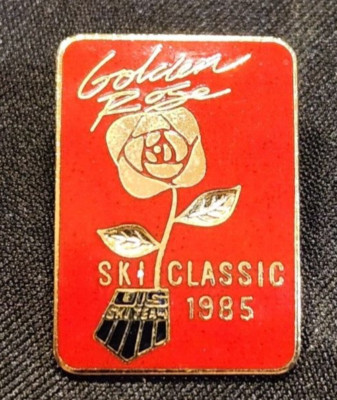 1985 Golden Rose Ski Classic Timberline Lodge Mount Hood 1'' Lapel Pin Tie Tack