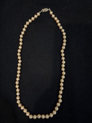 Majorica 1950 s Champagne Colored Vintage Pearl Necklace 20 Inches Long