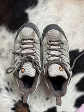 Merrell Moab Women’s Hiking Shoes Size 8 Vibram Sole Preowned Missing Insoles