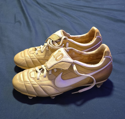 Nike Tiempo Air Legend R10 Football Cleats Gold Lace-Up US 10 Medium D