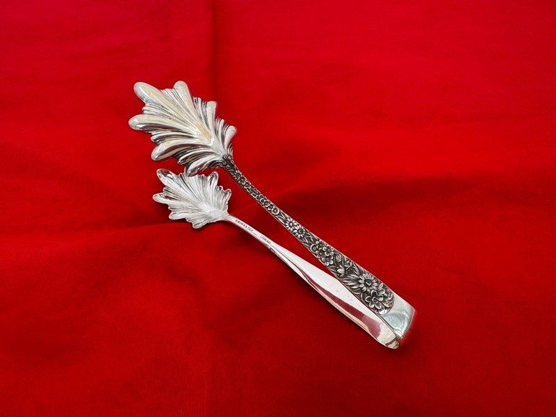 Kirk Sterling Silver Repousse Beautiful Ice Tongs LA-9