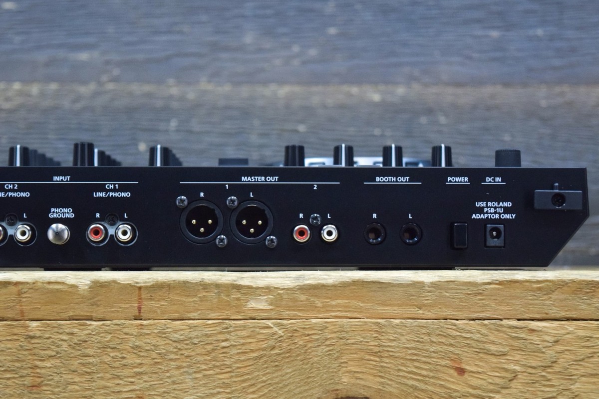 Roland DJ-505 DJ Controller Two-channel Four-Deck Controller for