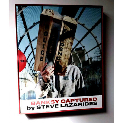 BANKSY CAPTURED by STEVE LAZARIDES 限定版 BANKSY CAPTURED by STEVE
