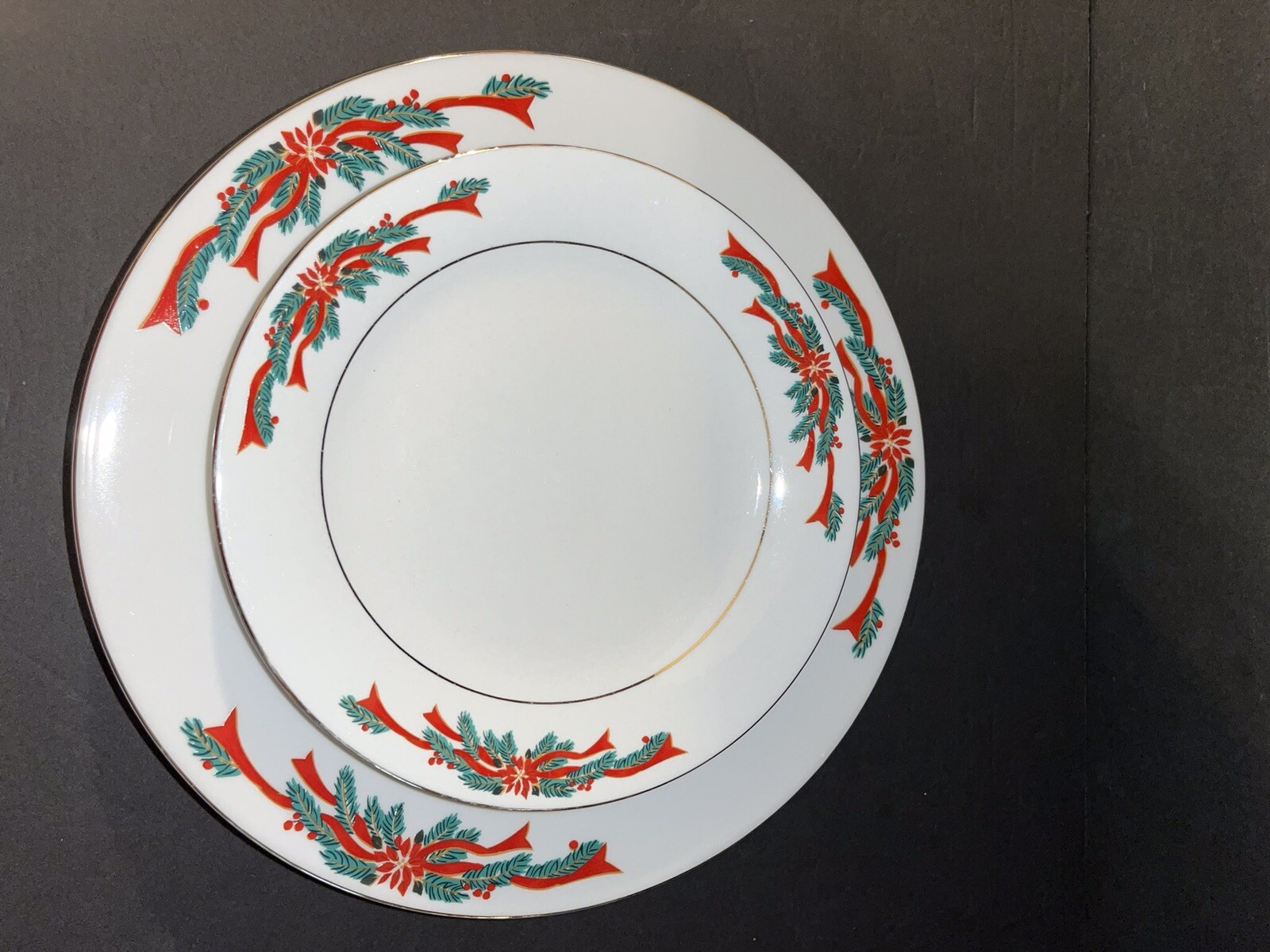 POINSETTIA & RIBBONS 8 Pc Plate Set Christmas 4 - 10.5” Dinner & 4 -7.5” Dessert