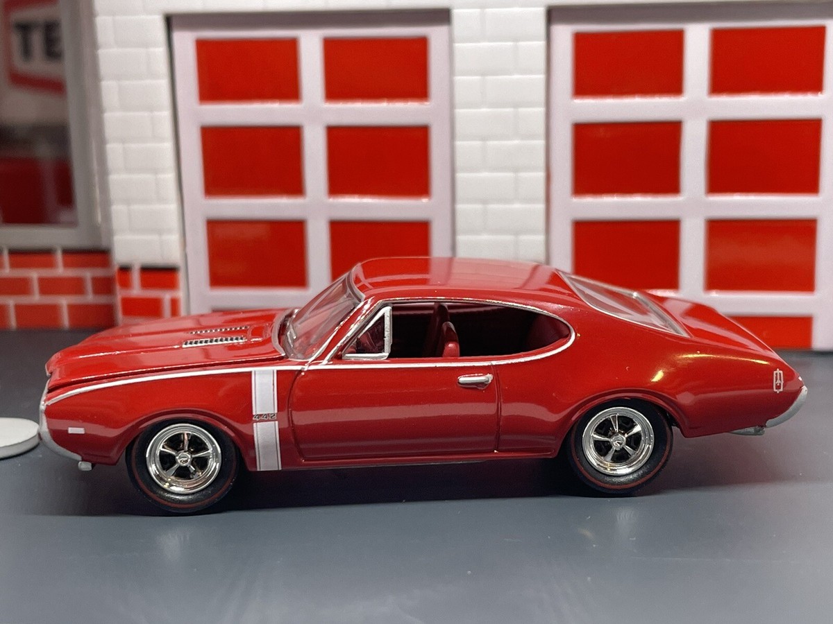 Hot Wheels Olds 442 ミニカー 1968年式 Amazon.com: Hot Wheels Zamac '68 Olds 442 50th Anniversary 5