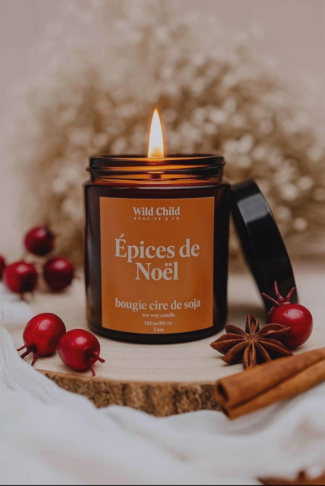 Bougie parfumée aux épices de Noël pour raviver les souvenirs d'enfance en famille