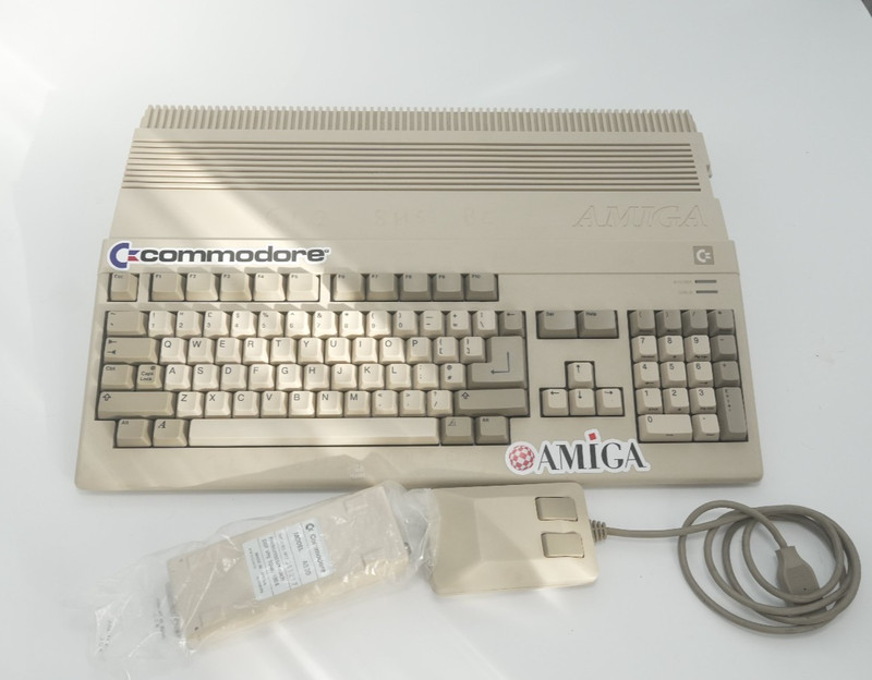Commodore Amiga 500 Computer Boxed Bundle (with games)