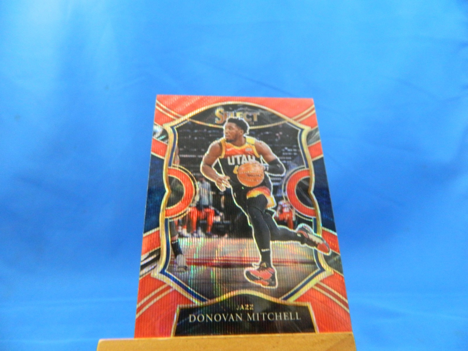Donovan Mitchell Select 2020-21 Concourse Red Wave Prizm #27