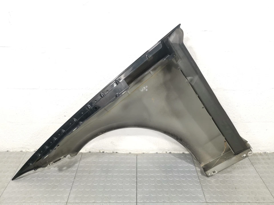 梅赛德斯-奔驰 2014 CLS550 RWD 4.7L 右侧挡泥板保护套总成黑色 — 第 2/4 张图片