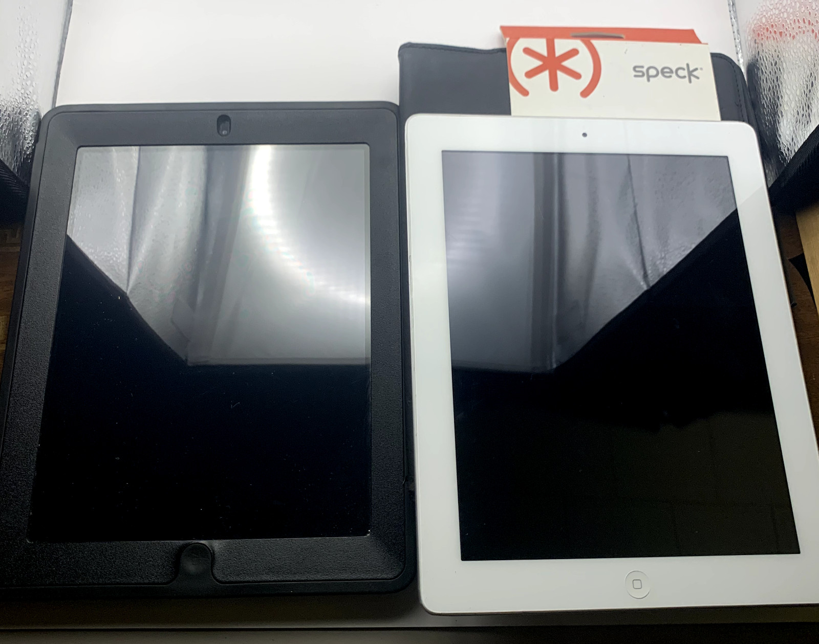 Lot of 2 Apple A1403 A1458 iPads 2nd & 4th Generation - ALL LOCKED - PARTS ONLY!