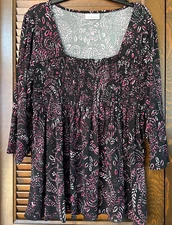 Plus Size 18/20W from AVENUE - Smocked KNIT TOP, Black with Paisley motif EUC
