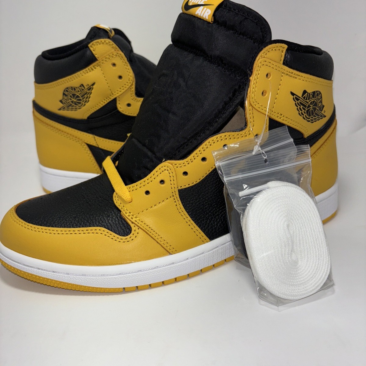 Size 10‎ Nike Air Jordan 1 Retro OG High Pollen Mens Yellow Sneakers 555088-701 Nike Air Jordan 1 Retro High OG Pollen Black Yellow Shoes  main image 3