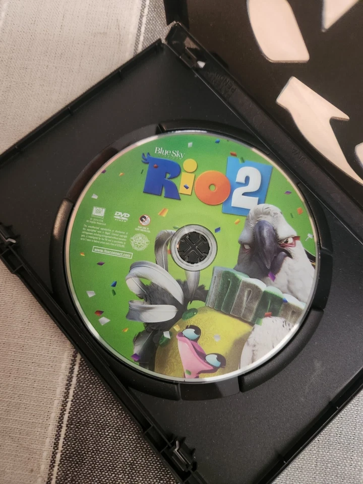 Rio 2 DVD + French Version 2014 - Image 3 of 4
