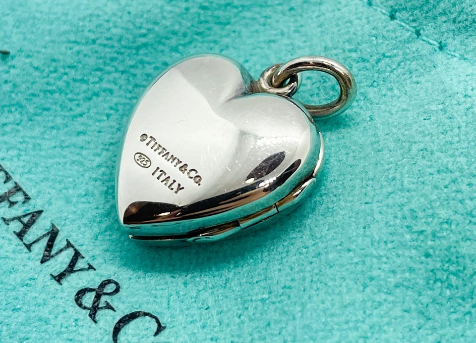 Dije colgante medallón corazón plata esterlina Tiffany & Co. Foto 2 de 4