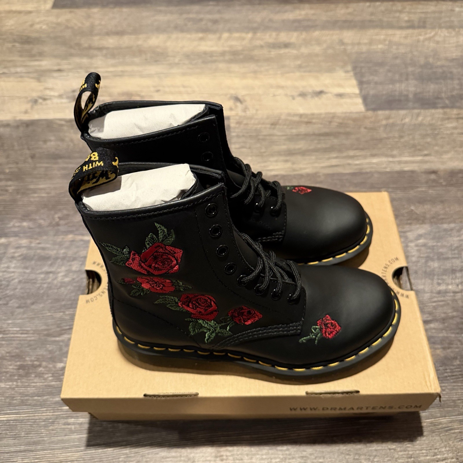 Doc Dr Martens Vonda Mono Shoes Womens Embroidered Size 7 Flower Combat Boots US thumbnail 8