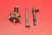 1997 97-99 CR250R CR250 Exhaust Power Valve Governor Linkage Actuator Arm Shaft