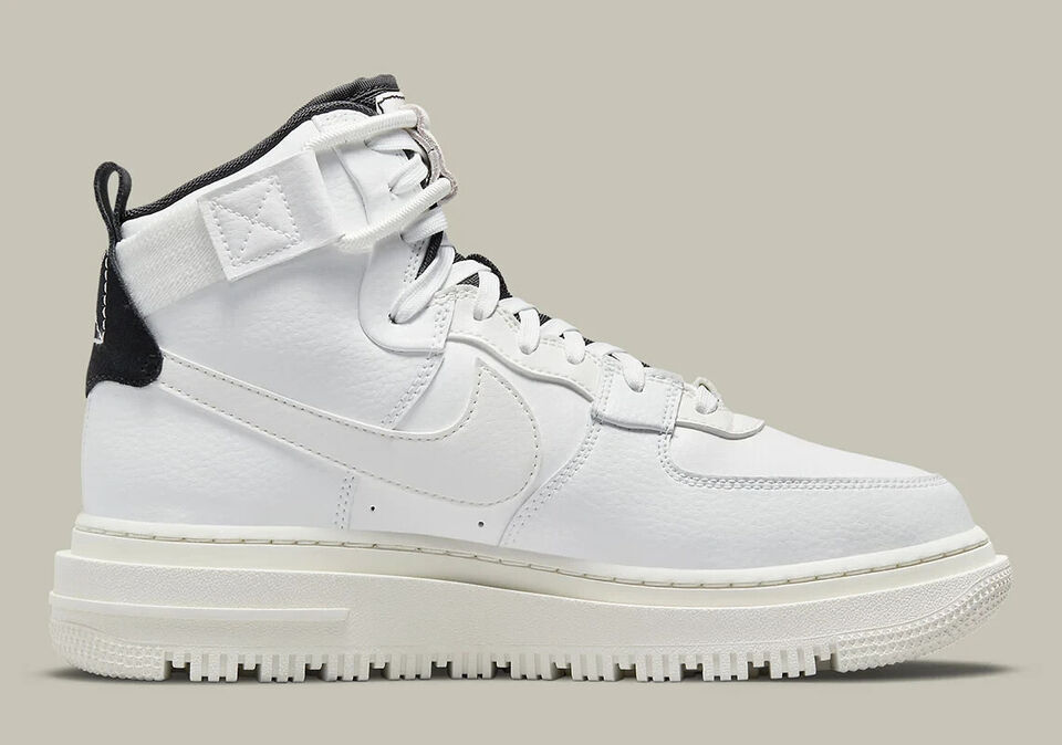 ★NIKE★大人気★W AIR FORCE 1 HIGH UTILITY 2.0★追跡可 Size 9 - Nike Air Force 1 Utility 2.0 High Summit White W