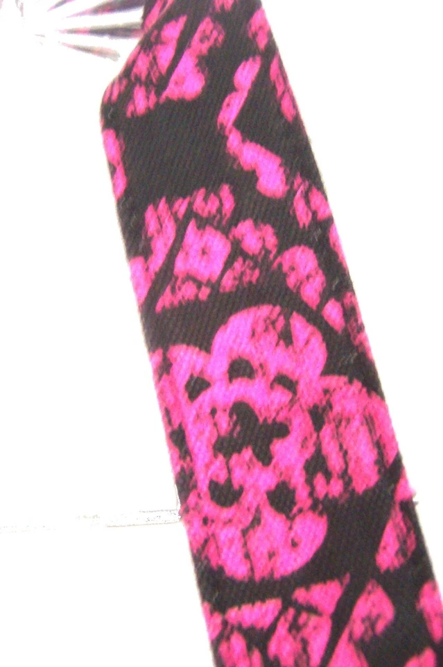 Libro de bolsillo Batik rosa, negro y verde 12" x 14" x 3" con correa caída de 16" Foto 4 de 4