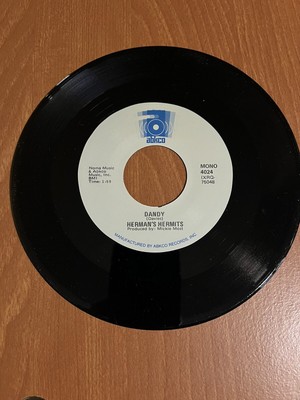 HERMAN'S HERMITS DANDY/LISTEN PEOPLE 45RPM VINYL Never Played