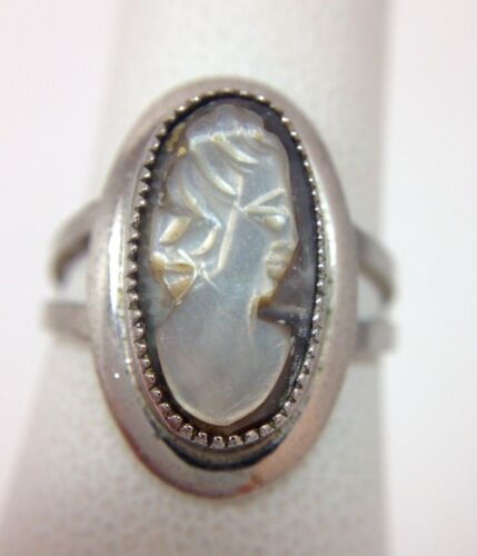 Sarah Coventry Carved Mother of Pearl Cameo Ring Sterling Silver Size 6 FMGE