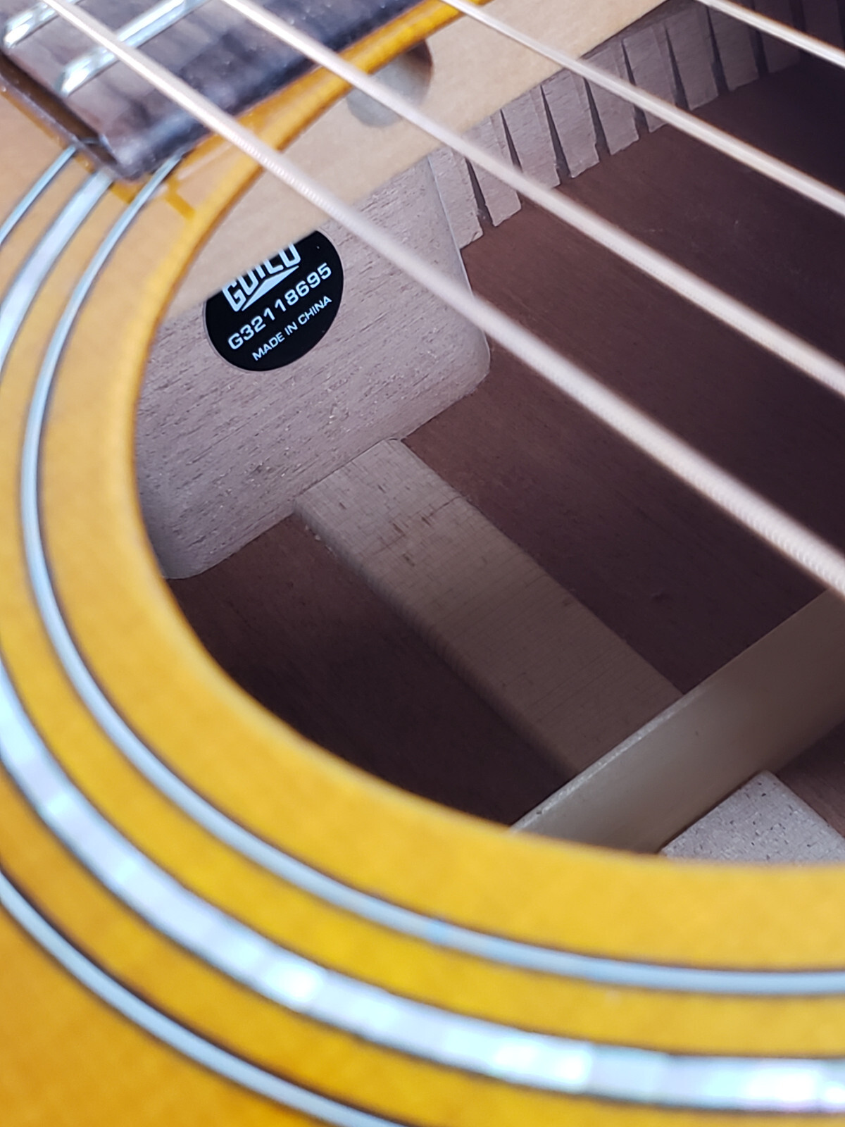 Guild D140 6string Dreadnought Acoustic Guitar Antique Burst