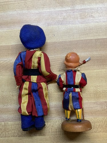 2 Antique “Guardia del Papa” Pontifical Swiss Guard Dolls With Tag Italy - Picture 2 of 4