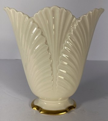 Lenox Ivory Porcelain Ming Leaf Vase with 24K Gold Trim USA Vintage Shell Fan De