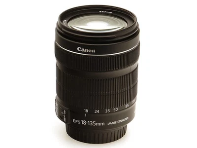 Canon Zoom Objektiv EF-S 3.5-5.6 / 18-135 mm IS STM für Canon EF-S / APS-C - Bild 1 von 3