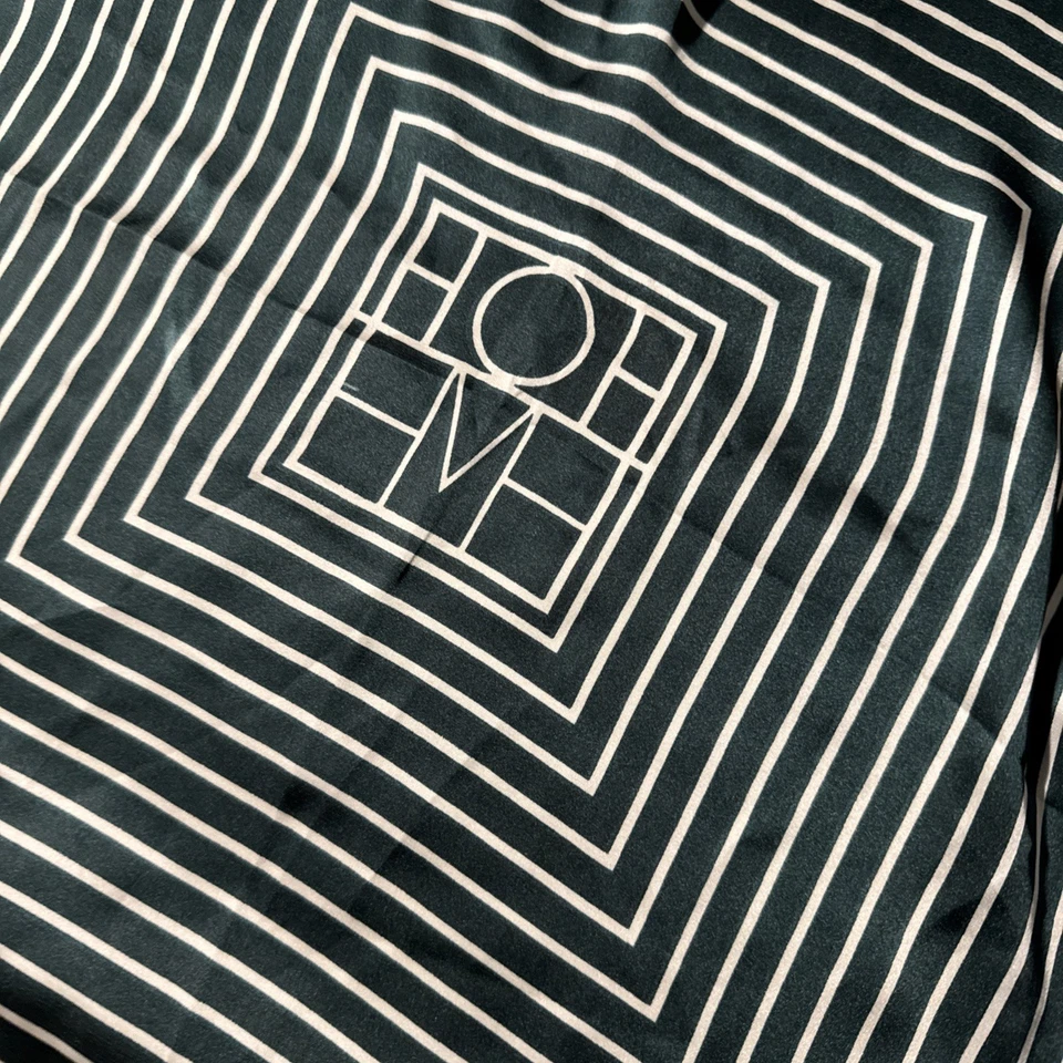 Bufanda geométrica Sparkling For Love verde y blanco hecha en China  Foto 2 de 4